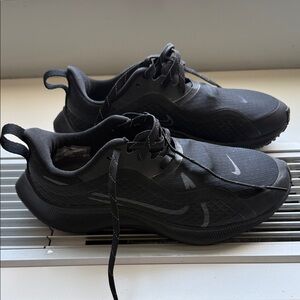 Nike Black Athletic Sneakers with Subtle Gray Accents